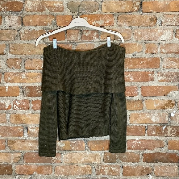 LF - Off The Shoulder Crop Sweater -XS - Picture 2 of 6